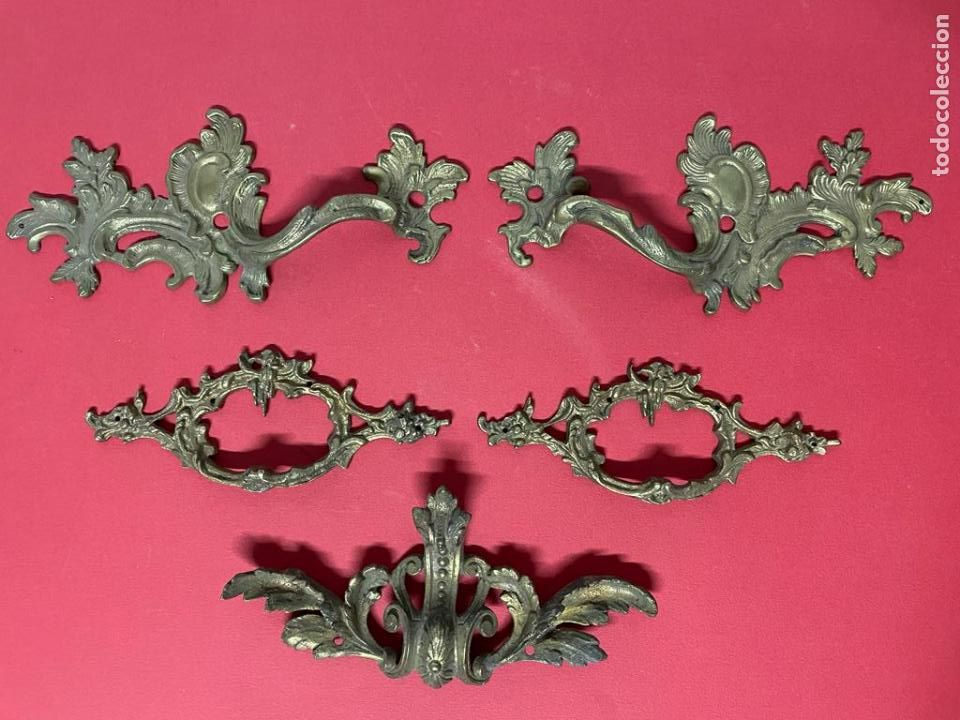 Antig&uuml;edades: LOTE DE 5 HERRAJES EN BRONCE PARA C&Oacute;MODAS - Foto 1