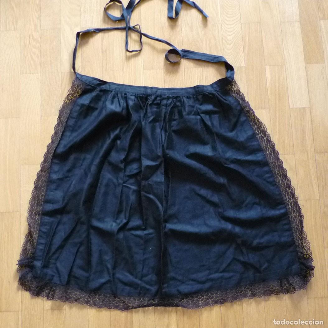 Antig&uuml;edades: Delantal negro con puntilla - Foto 1