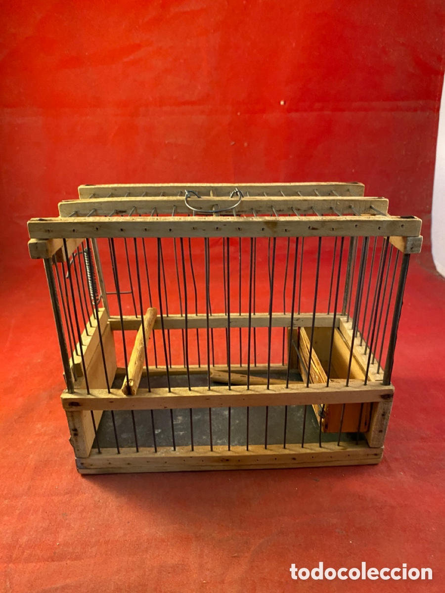 Antig&uuml;edades: Peque&ntilde;a jaula pajarera de madera - Foto 3