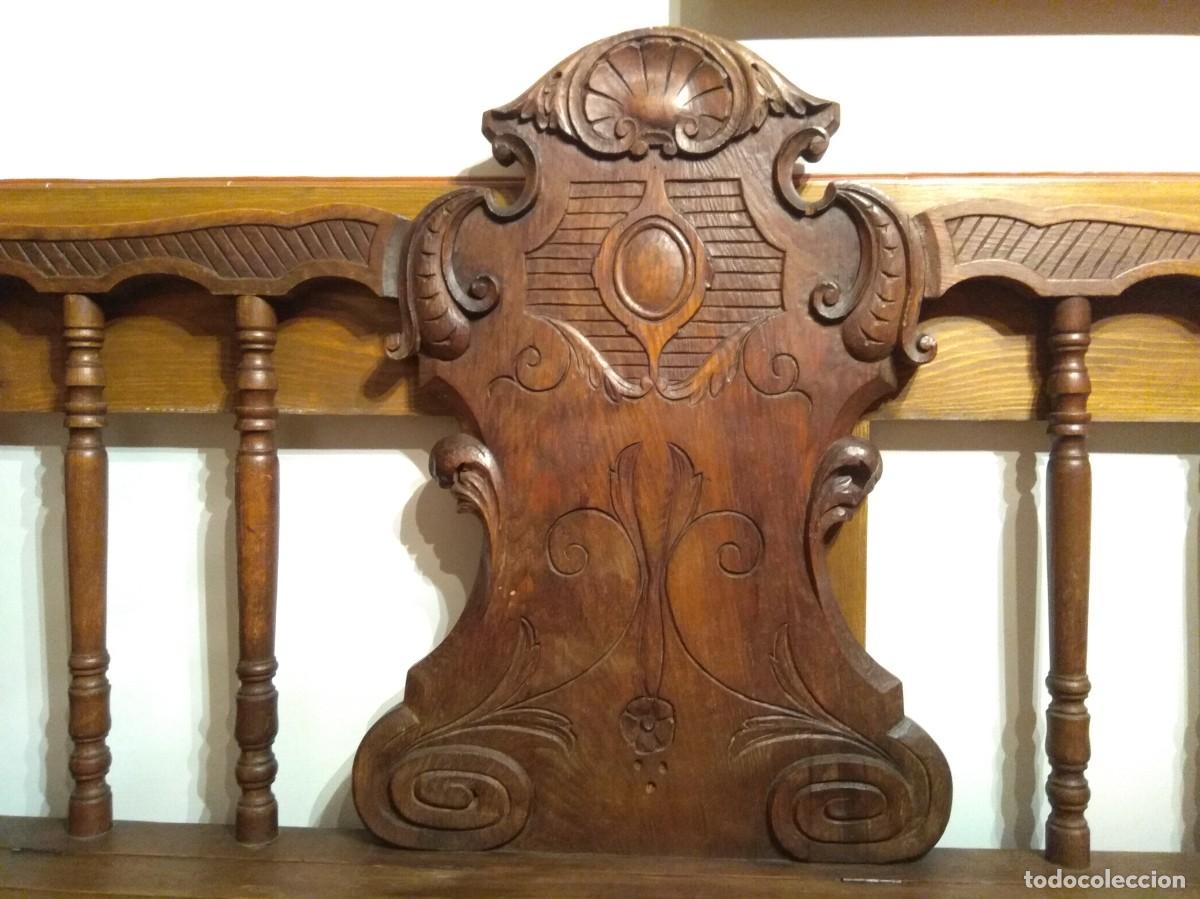 Antig&uuml;edades: Antiguo banco ba&uacute;l de madera tallada. - Foto 5