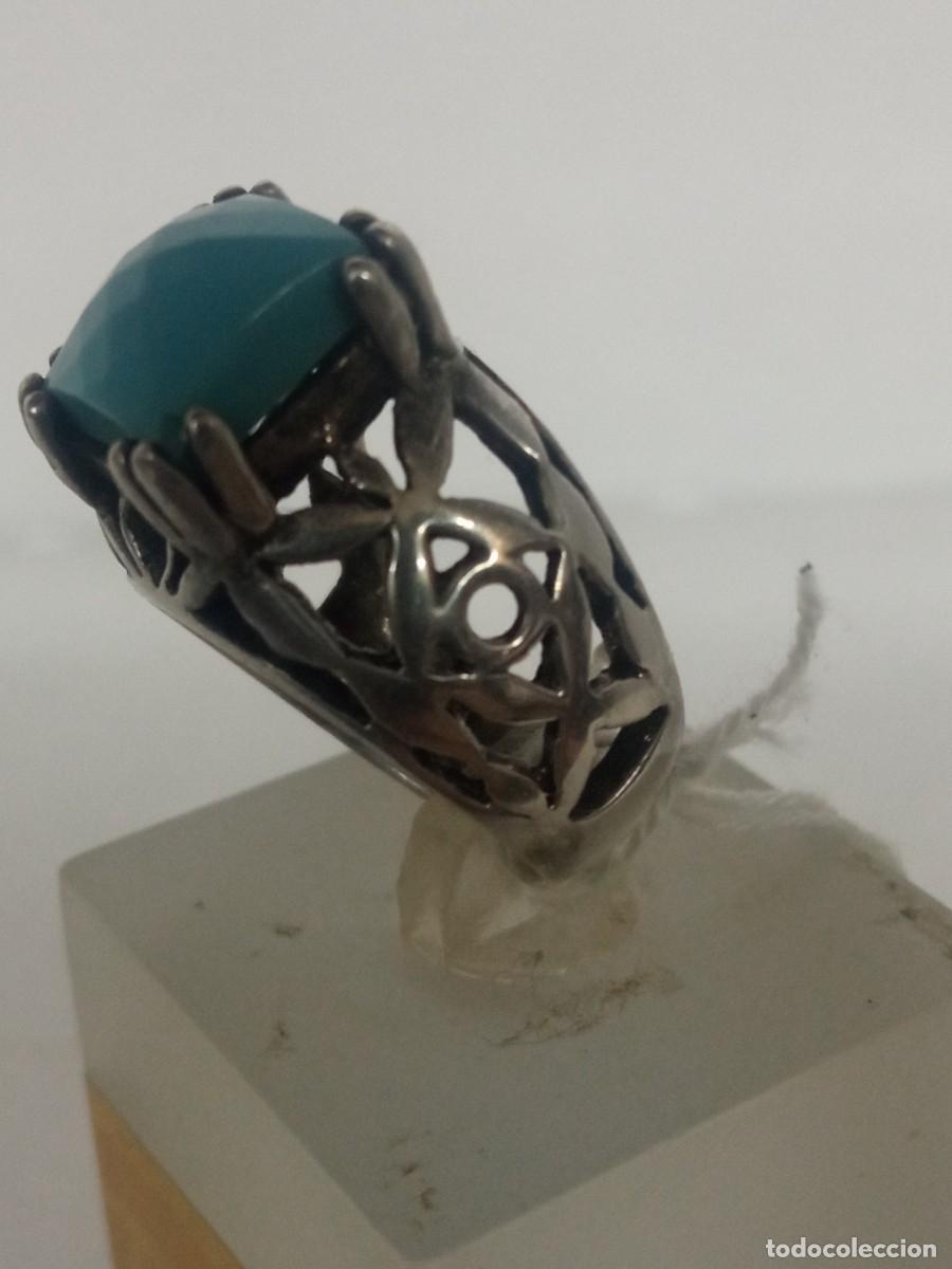 Antig&uuml;edades: Sortija plata y piedra + - Foto 2