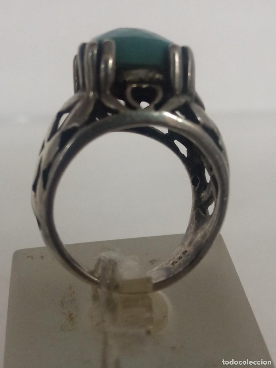Antig&uuml;edades: Sortija plata y piedra + - Foto 3