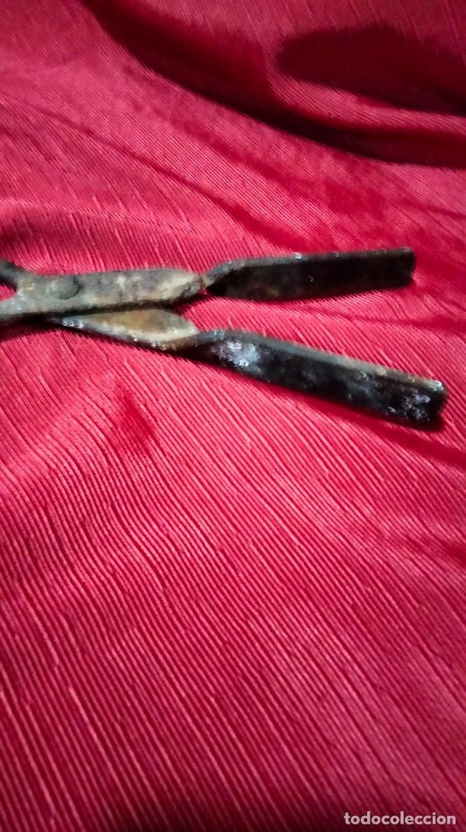 Antig&uuml;edades: pinza para chimenea - Foto 3