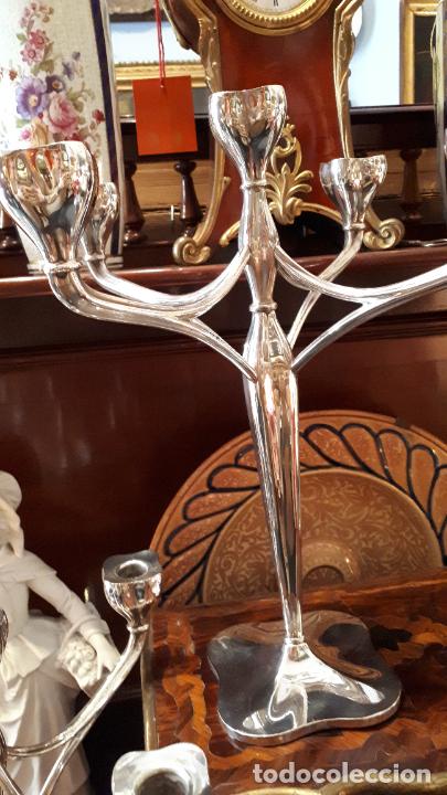 Antig&uuml;edades: Pareja de candelabros de alpaca. - Foto 3