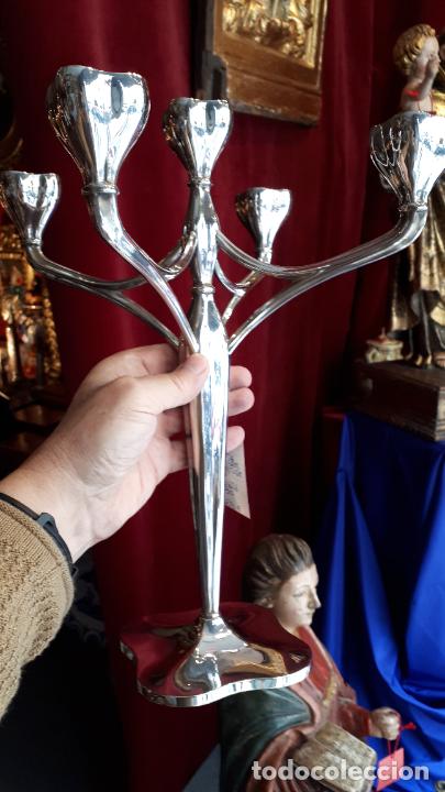 Antig&uuml;edades: Pareja de candelabros de alpaca. - Foto 4