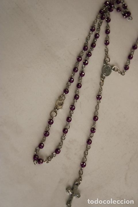 Antig&uuml;edades: collar rosario de plastico y cristal - Foto 2