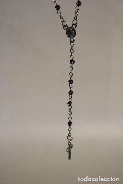 Antig&uuml;edades: collar rosario de plastico y cristal - Foto 4