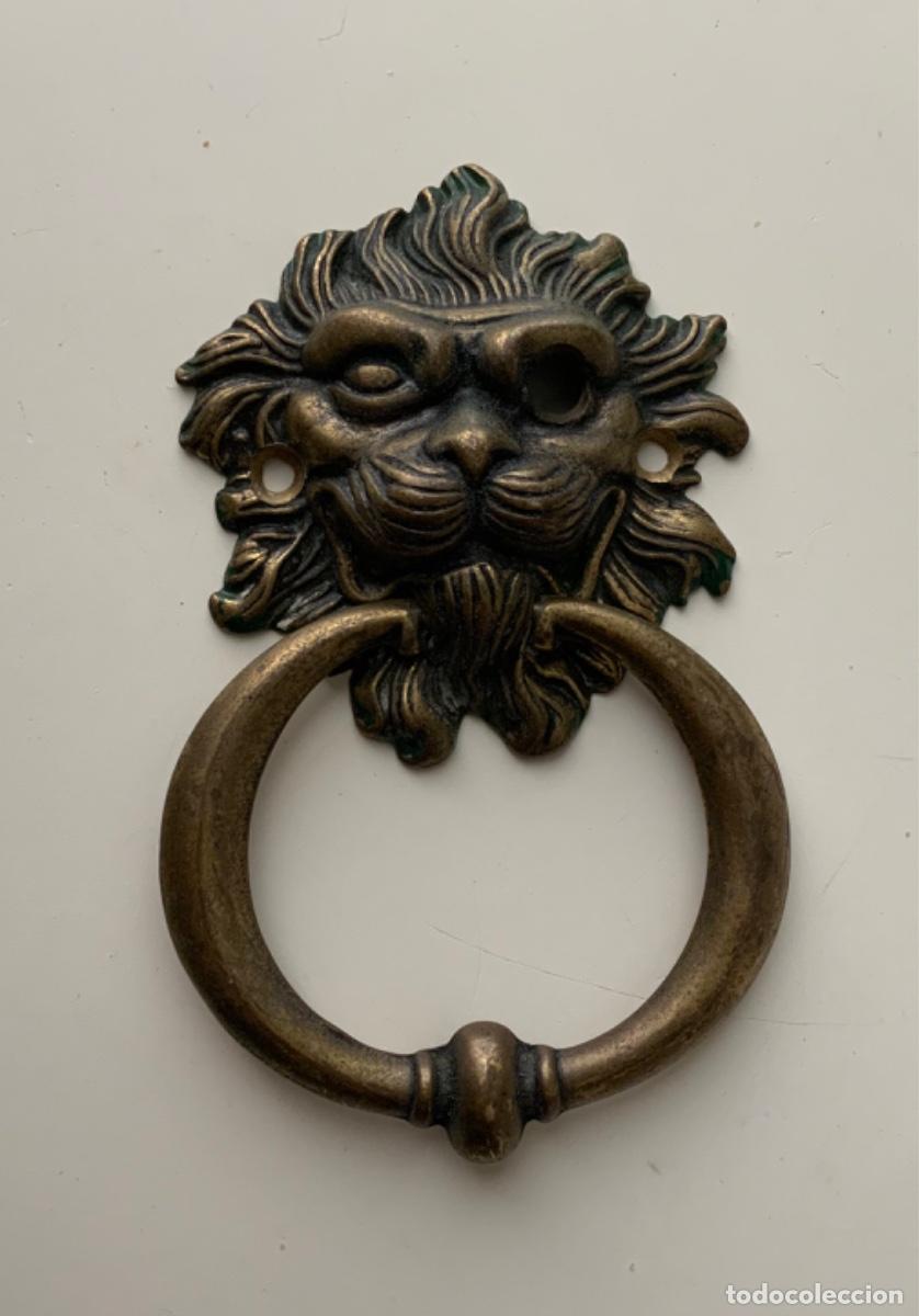 Antig&uuml;edades: PEQUE&Ntilde;A ALDABA BRONCE LEON, LLAMADOR - Foto 3