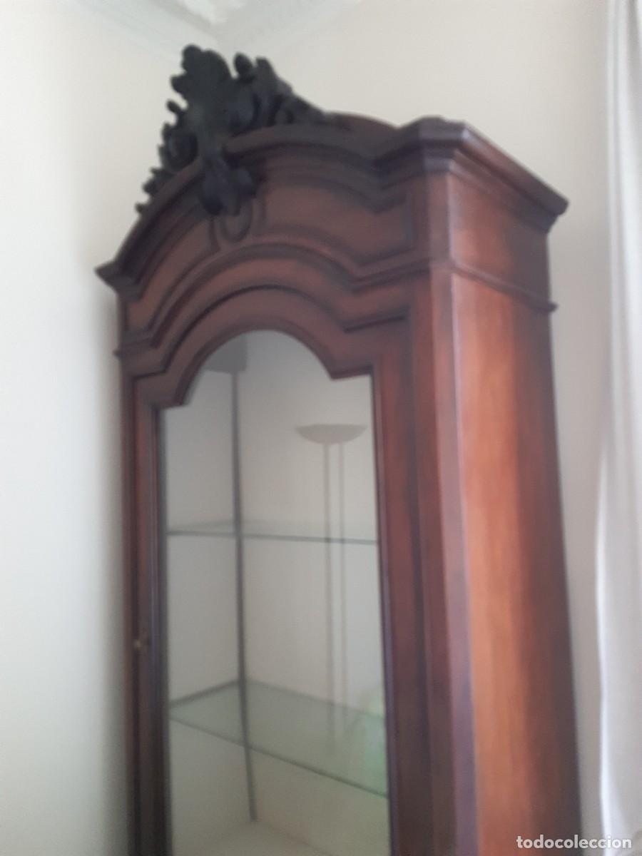 Antig&uuml;edades: Armario vitrina con luz - Foto 2