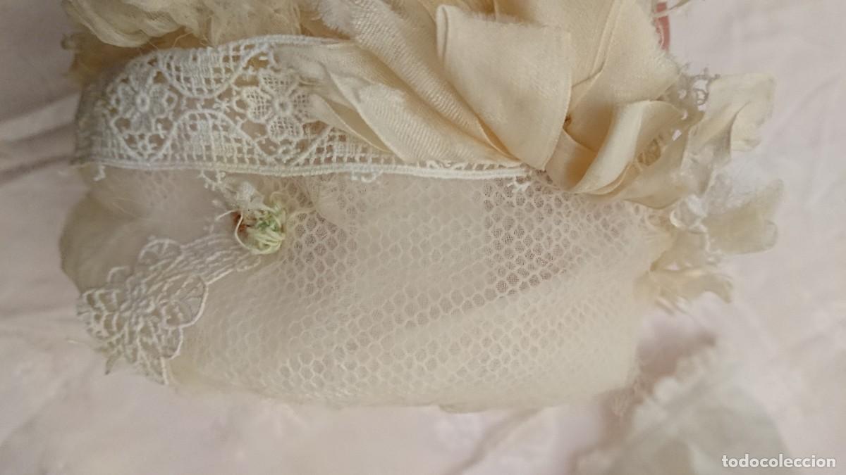 Antig&uuml;edades: GORRO DE BEB&Eacute; DE CEREMONIA O DE CRISTIANAR - Foto 7