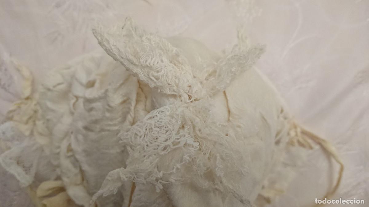 Antig&uuml;edades: GORRO DE BEB&Eacute; DE CEREMONIA - Foto 3