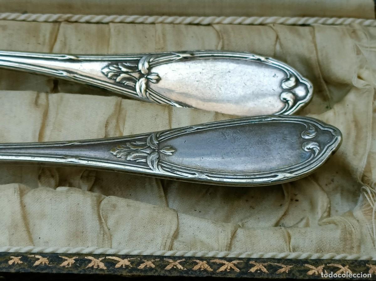 Antig&uuml;edades: Antiguos dos cubiertos en estuche con marcaje - Foto 3