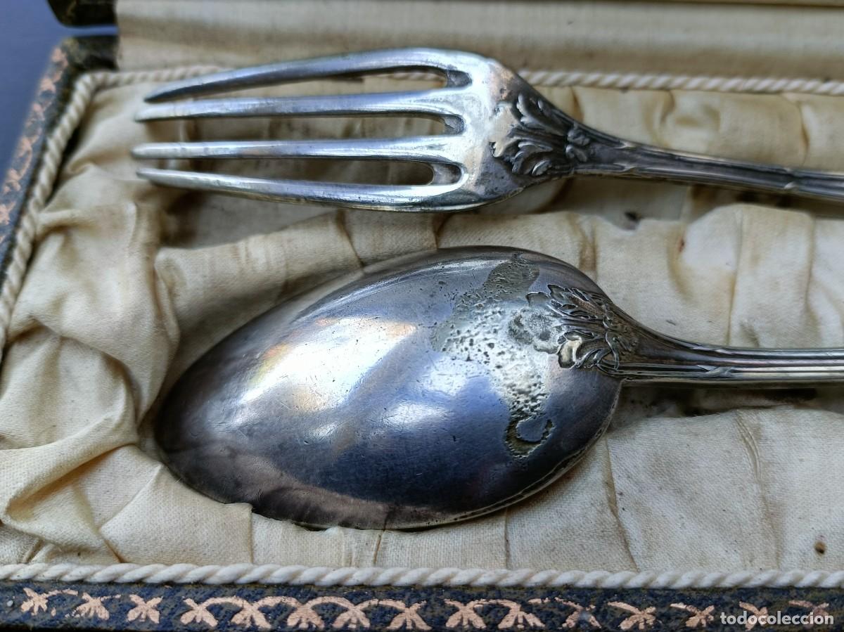 Antig&uuml;edades: Antiguos dos cubiertos en estuche con marcaje - Foto 4