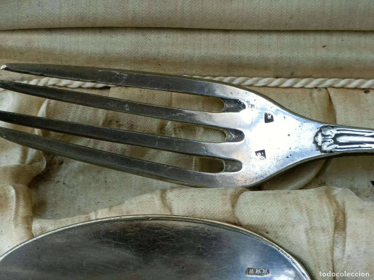 Antig&uuml;edades: Antiguos dos cubiertos en estuche con marcaje - Foto 6