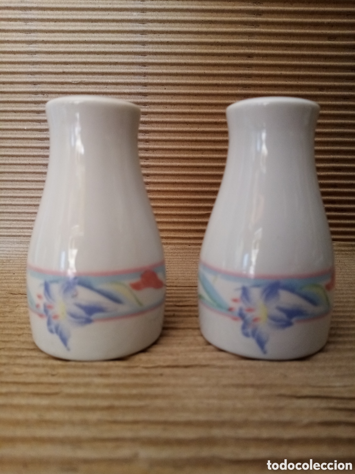 Antiques: Salero y pimentero de porcelana