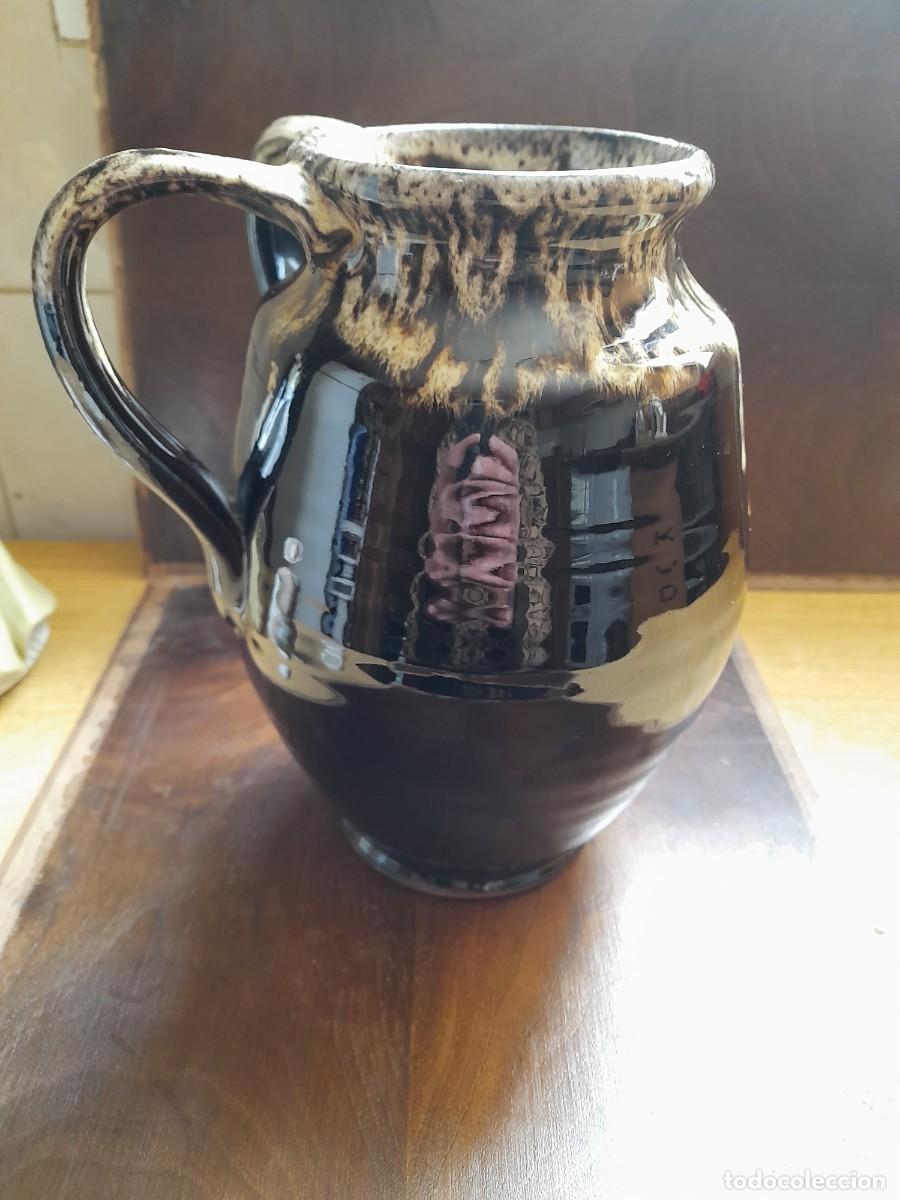 Antig&uuml;edades: Jarra con dos asas para el chocolate decorada - Foto 3