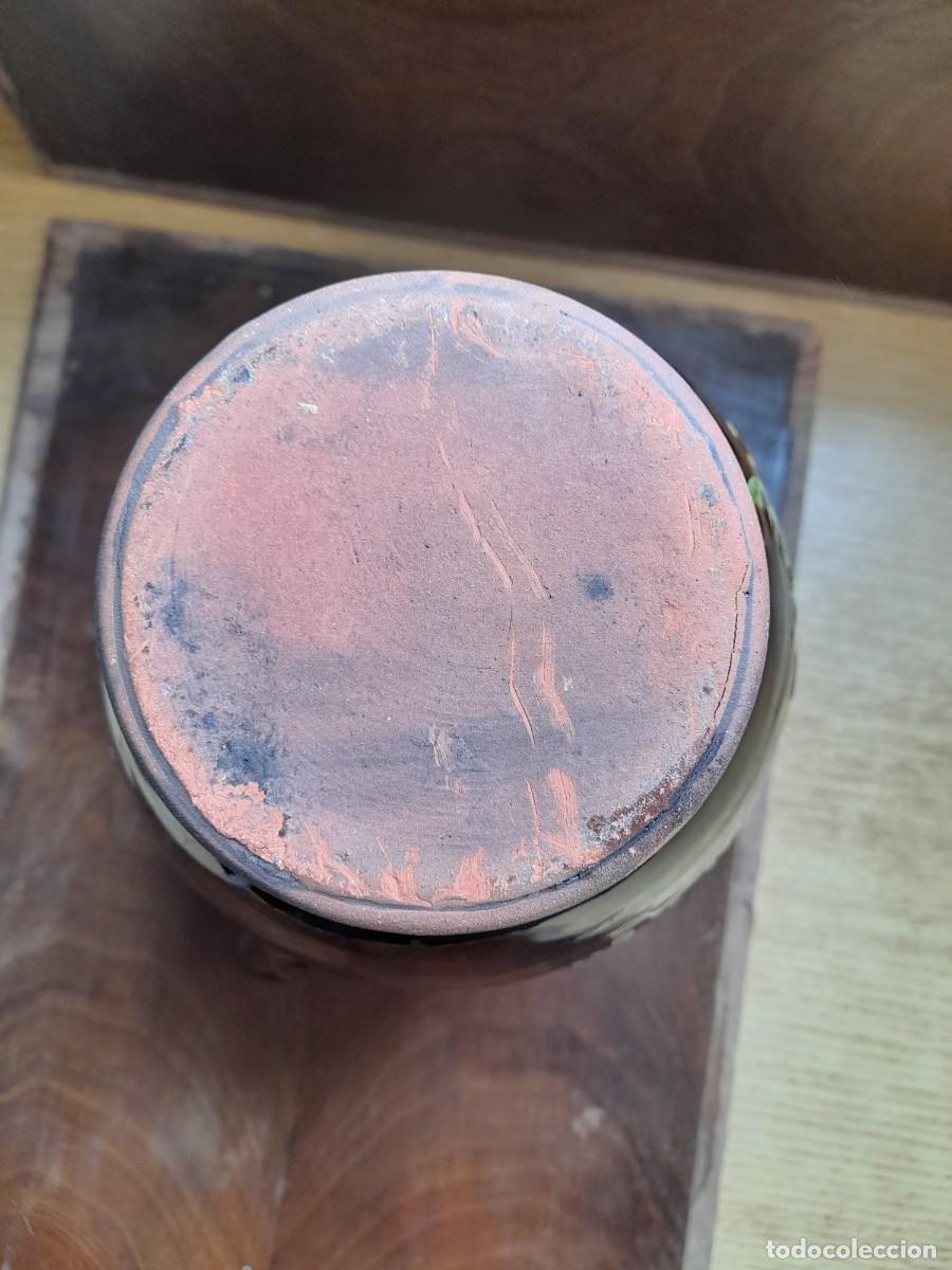 Antig&uuml;edades: Jarra con dos asas para el chocolate decorada - Foto 6