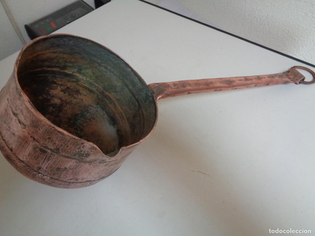 Antig&uuml;edades: antiqu&iacute;simo cazo de cobre con mango de cobre - Foto 4