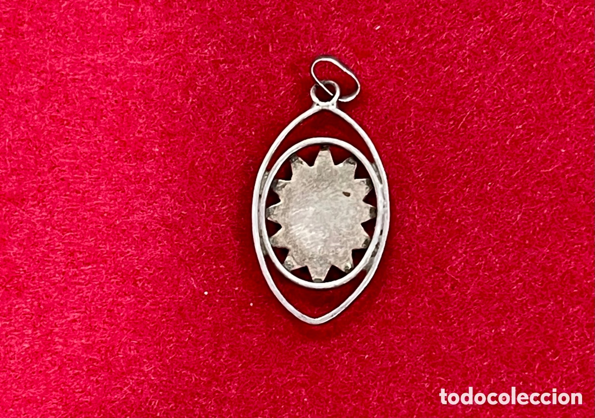 Antig&uuml;edades: Medalla de la Virgen en plata de ley. - Foto 2