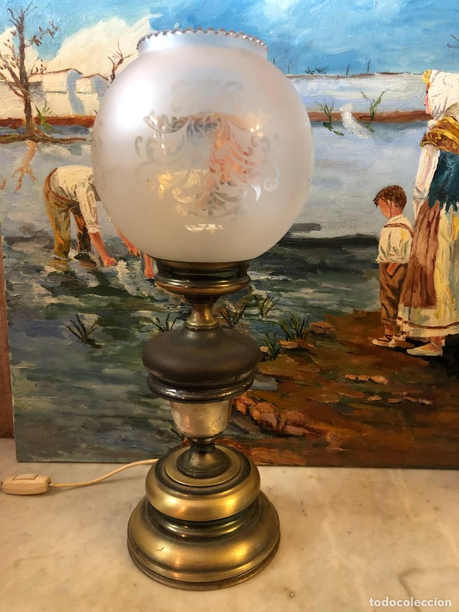 Antig&uuml;edades: Quinqu&eacute; plateado con tulipa de cristal - Foto 1