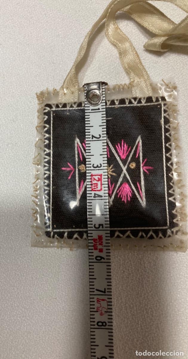 Antig&uuml;edades: ANTIGUO ESCAPULARIO VIRGEN DEL CARMEN CON CINTA DE CEDA - Foto 3