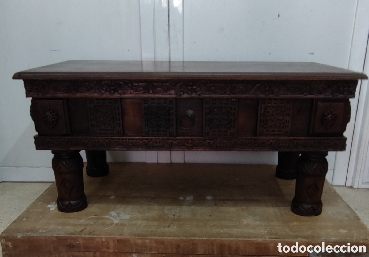 Antig&uuml;edades: Mesa de sof&aacute; tallada ,de la Isla de Java - Foto 2