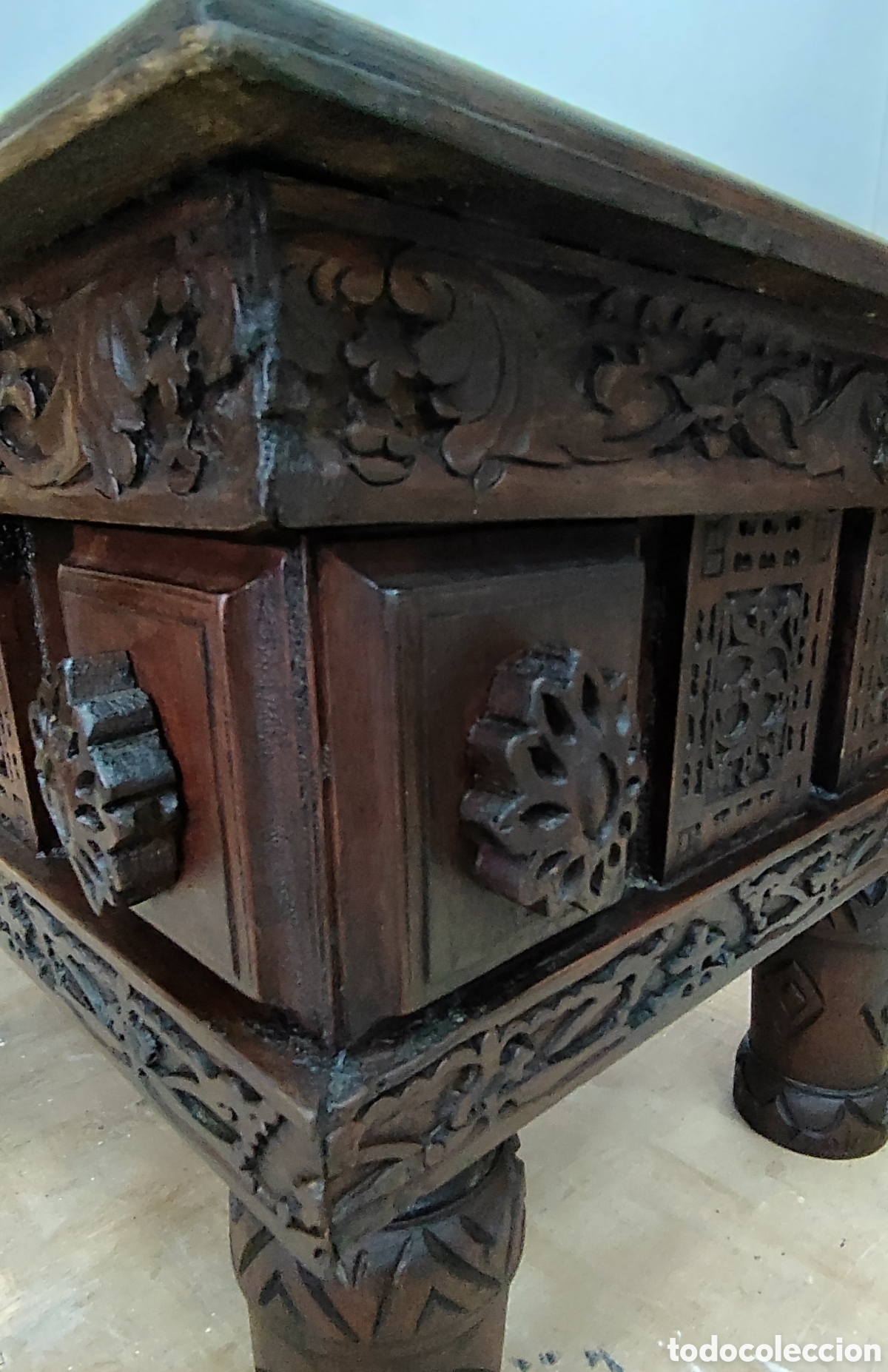 Antig&uuml;edades: Mesa de sof&aacute; tallada ,de la Isla de Java - Foto 5