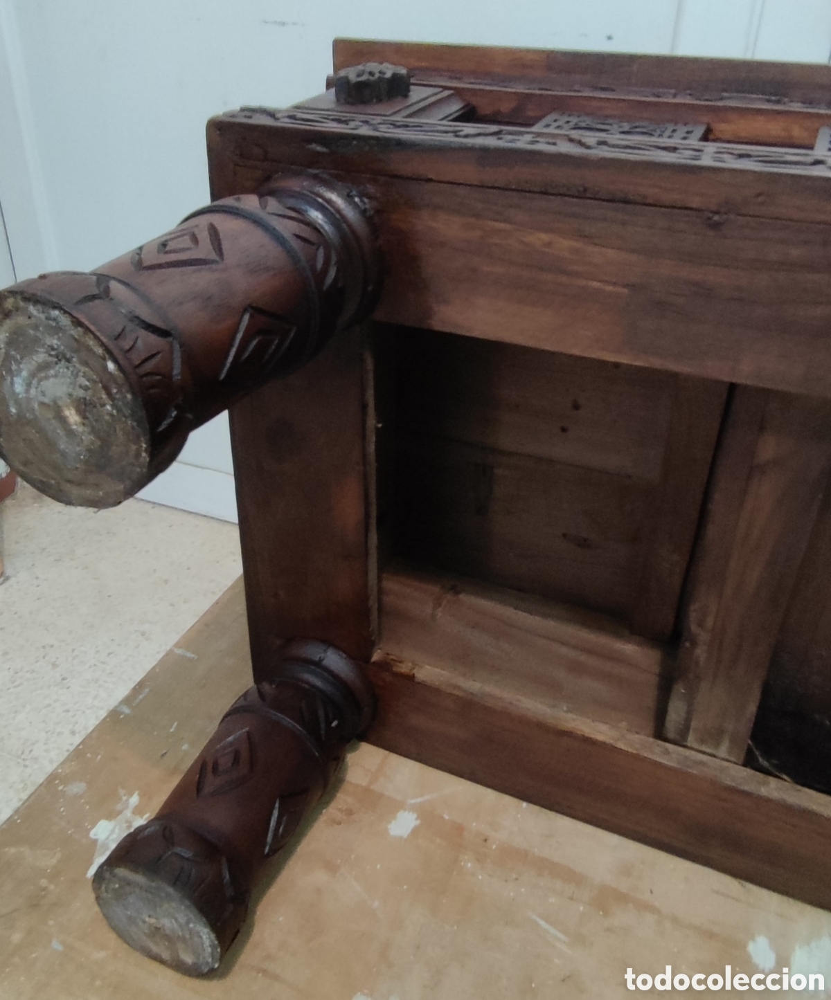 Antig&uuml;edades: Mesa de sof&aacute; tallada ,de la Isla de Java - Foto 24