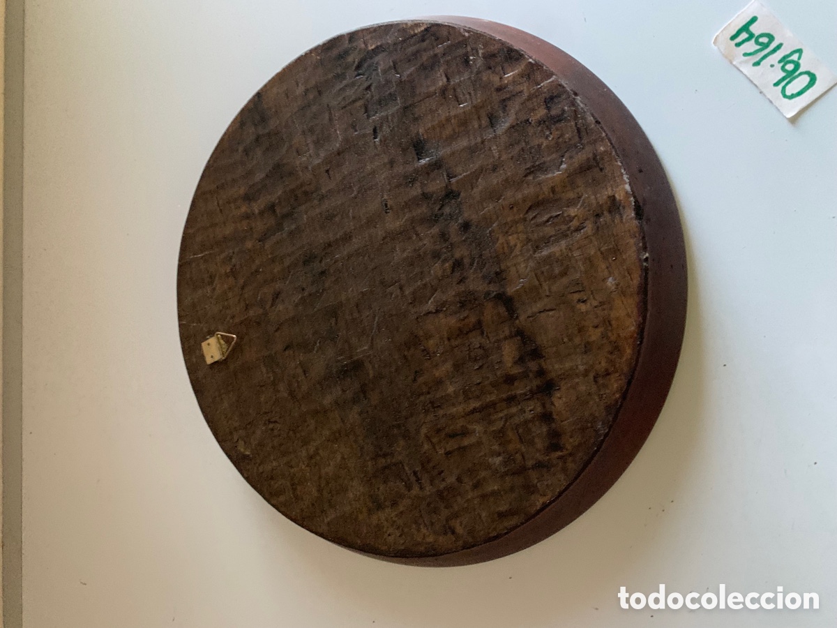 Antig&uuml;edades: Plato decorativo de madera tallada - Foto 2
