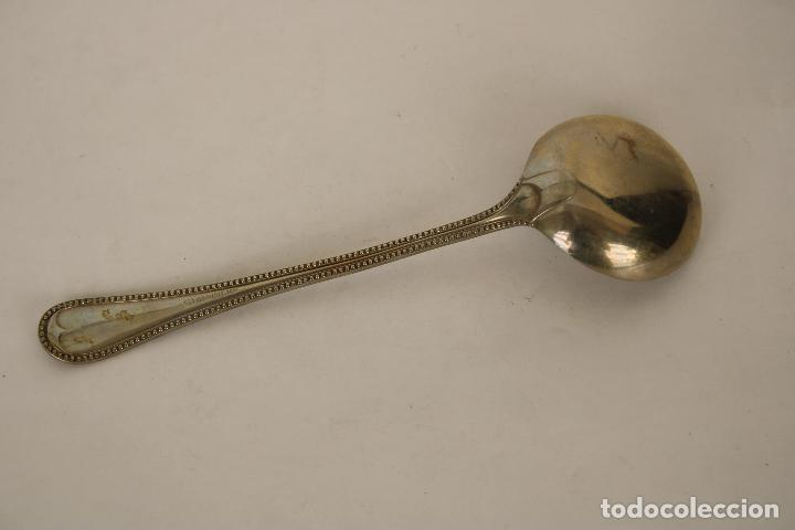 Antig&uuml;edades: cucharon de servir plateado - Foto 1