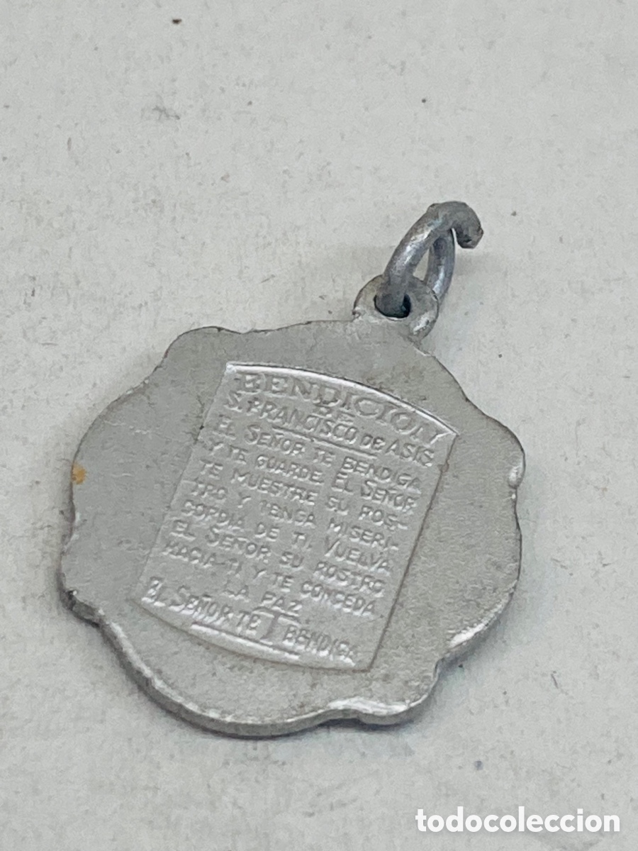 Antig&uuml;edades: Medalla religiosa met&aacute;lica - Foto 2