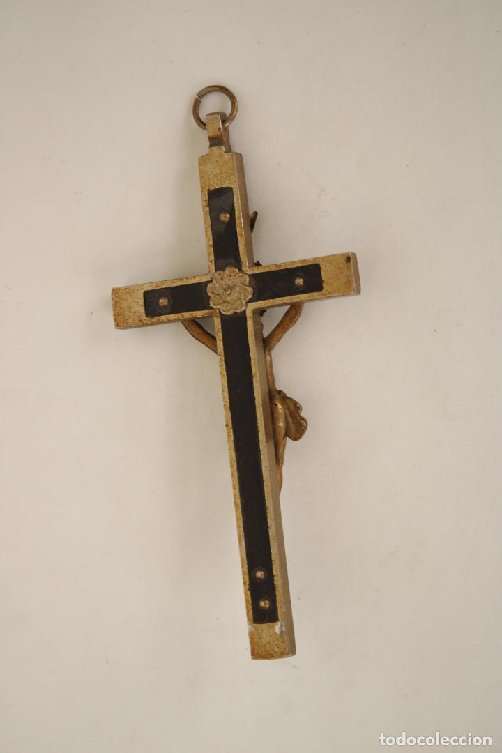 Antig&uuml;edades: crucifijo de metal - Foto 2