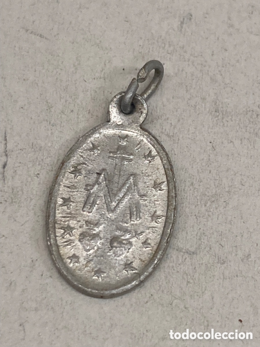 Antig&uuml;edades: Medalla religiosa met&aacute;lica - Foto 2