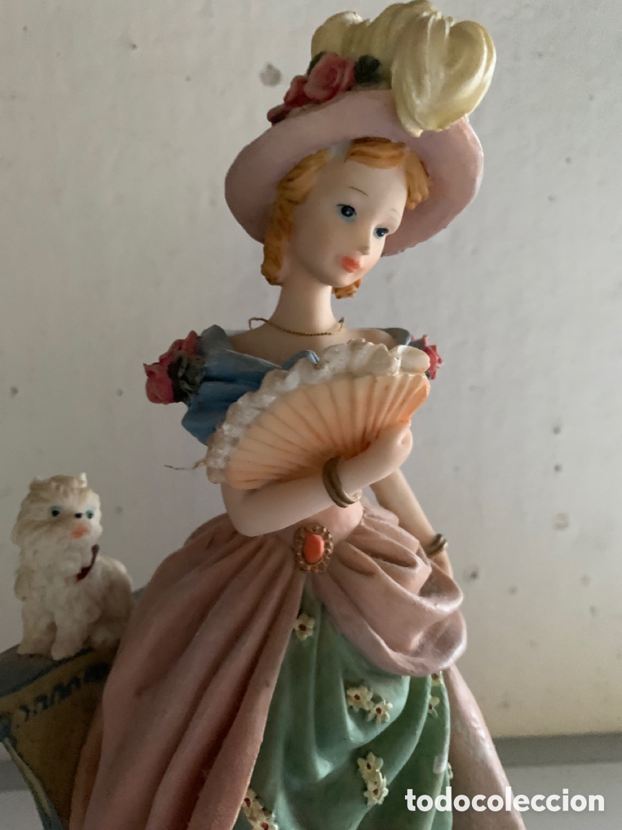 Antig&uuml;edades: Figura dama de &eacute;poca - Foto 2