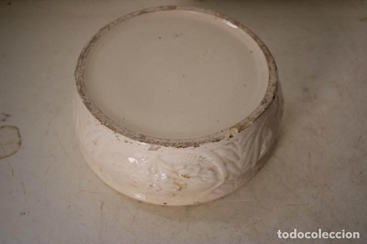 Antig&uuml;edades: escupidera antigua - Foto 5