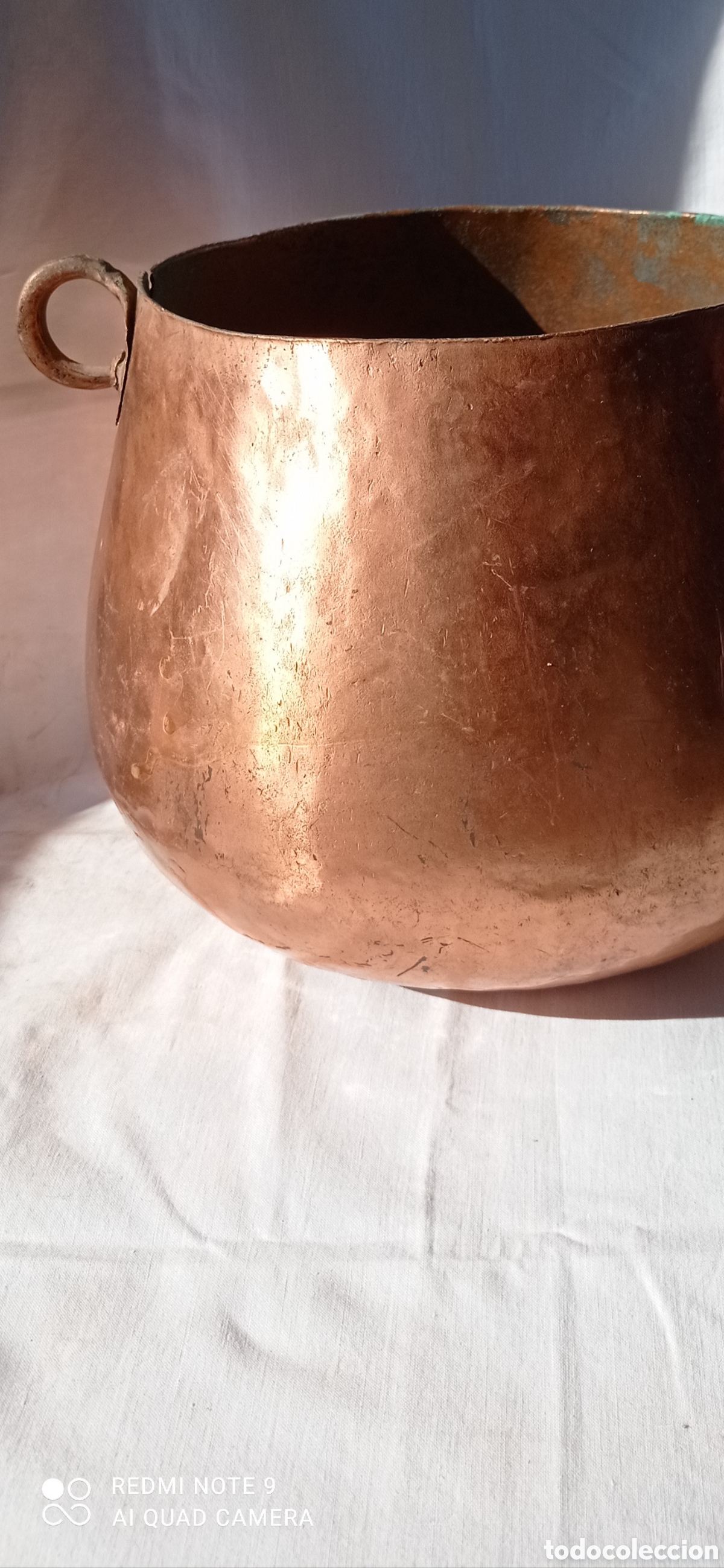 Antig&uuml;edades: Antigua Olla grande de cobre. - Foto 1