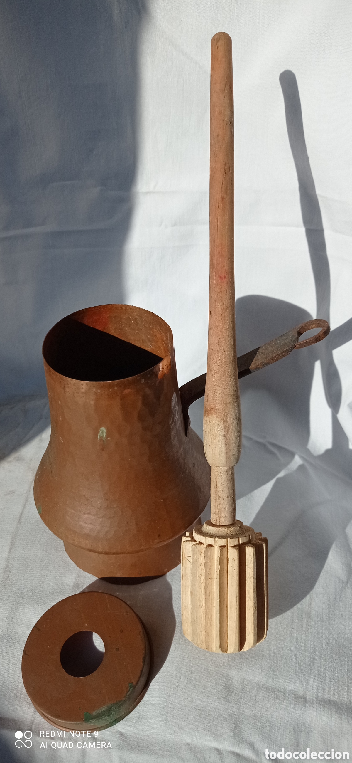 Antig&uuml;edades: Chocolatera de cobre. - Foto 3