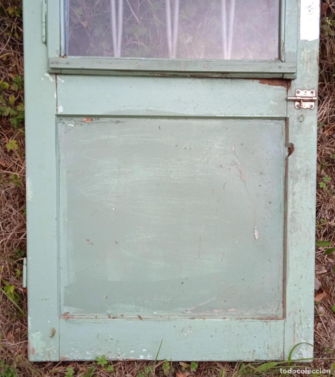 Antig&uuml;edades: PUERTA DE MADERA CON REJA - Foto 2