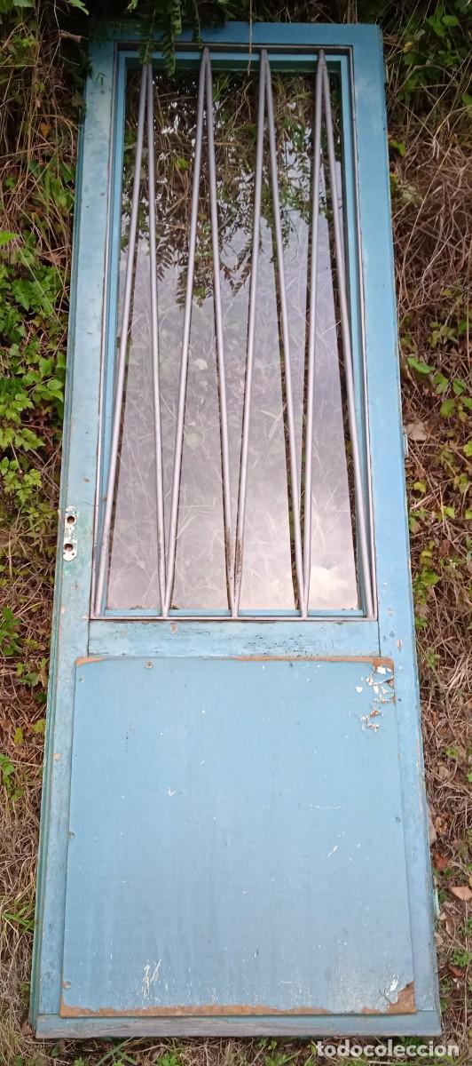 Antig&uuml;edades: PUERTA DE MADERA CON REJA - Foto 5