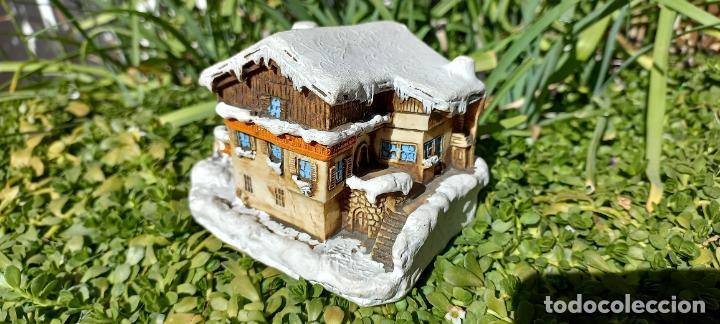 Antiques: CASA, CASITA DE INVIERNO, CON NIEVE. NIGRI. PINTADA A MANO MINIATURA PARA MAQUETAS O DECORACION