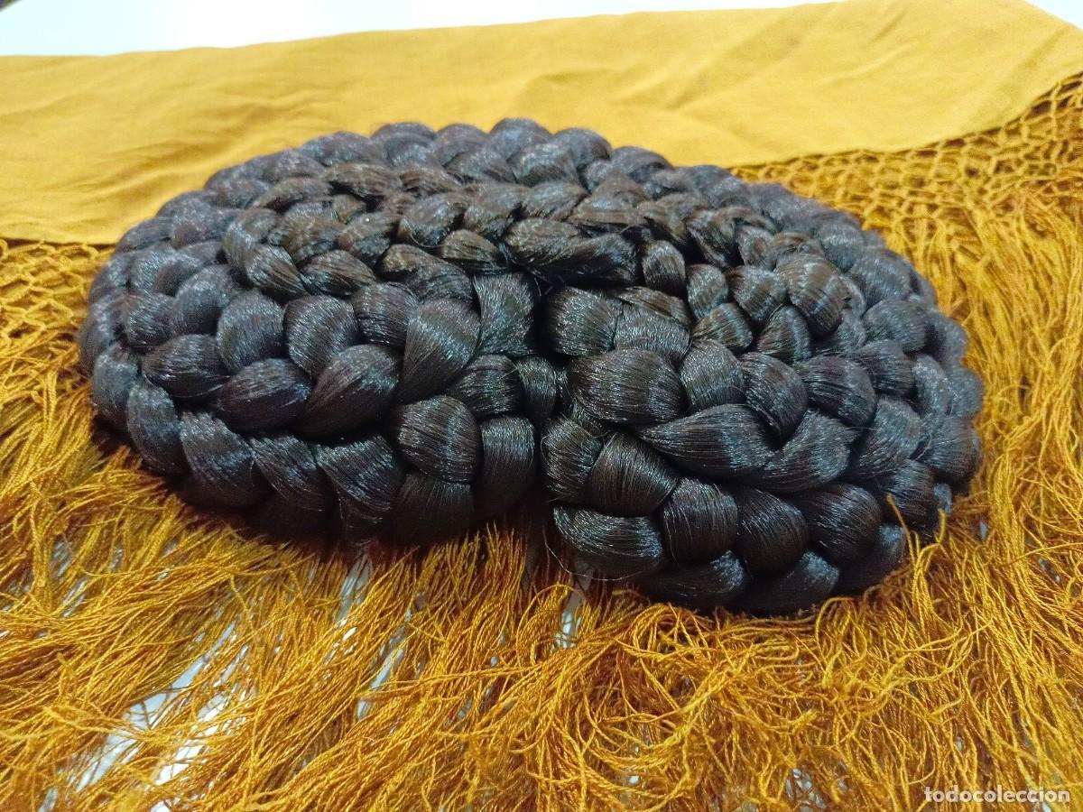 Antig&uuml;edades: Mo&ntilde;o de rosca para indumentaria tradicional - Foto 1