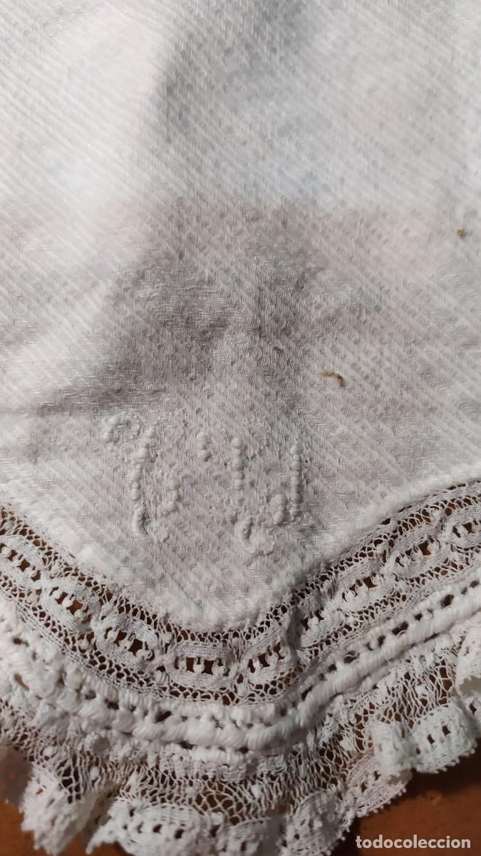 Antig&uuml;edades: PA&Ntilde;O O FUNDA CON ENCAJE - Foto 3