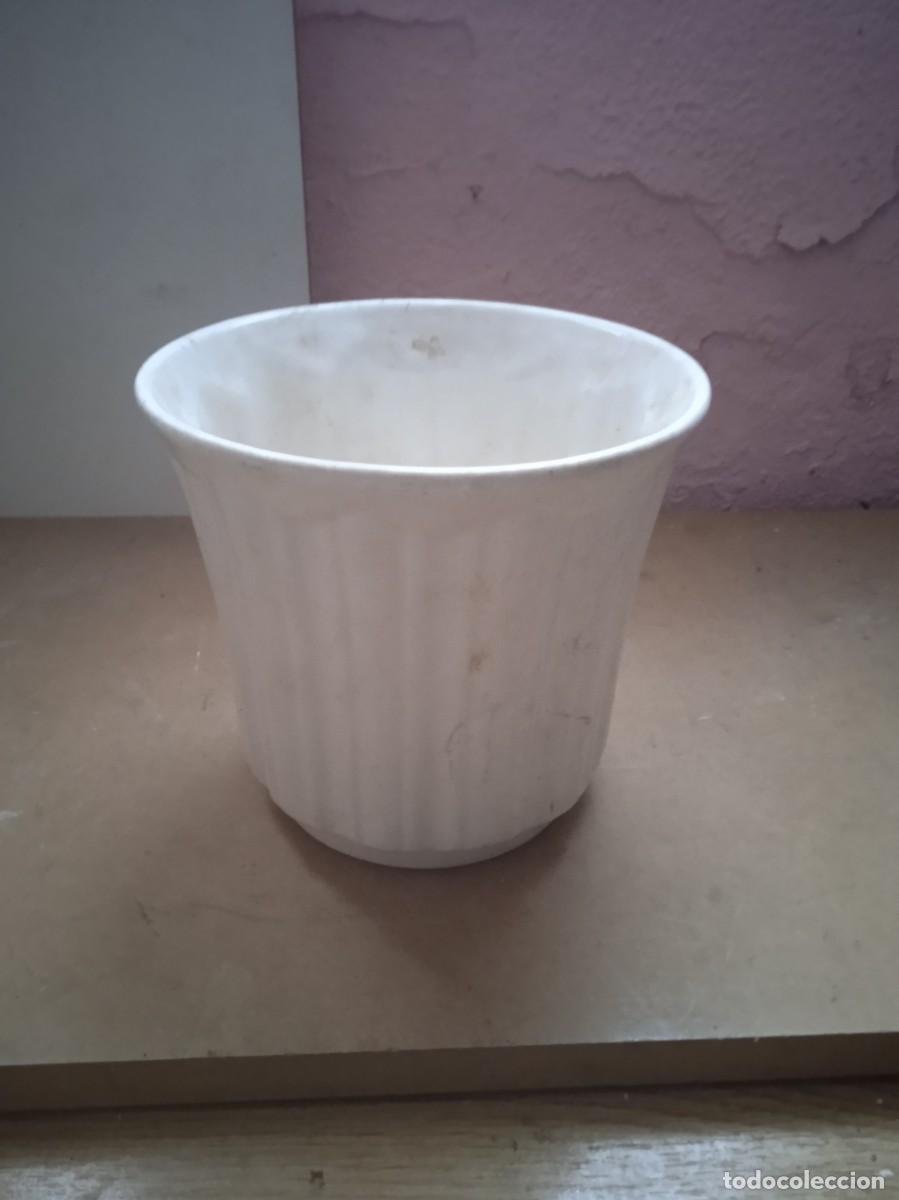 Antig&uuml;edades: Jardinera de Manises - Foto 1