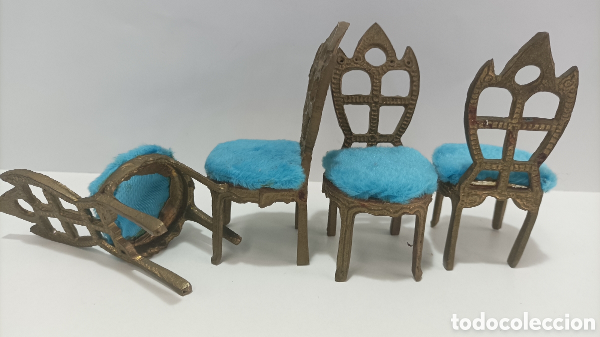 Antig&uuml;edades: Mesa y sillas peque&ntilde;as de Lat&oacute;n - Foto 5