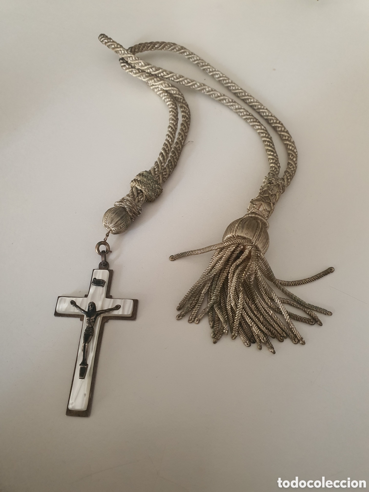 Antig&uuml;edades: cord&oacute;n y cruz nacarada - Foto 1