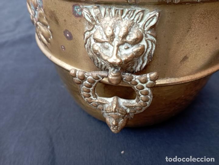 Antig&uuml;edades: ANTIGUO MACETERO DE CHAPA PRECIOSAS ASAS. - Foto 2