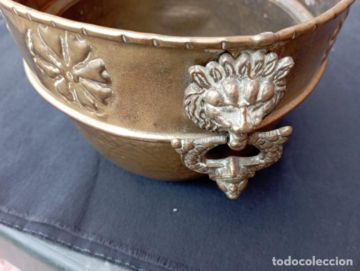 Antig&uuml;edades: ANTIGUO MACETERO DE CHAPA PRECIOSAS ASAS. - Foto 3
