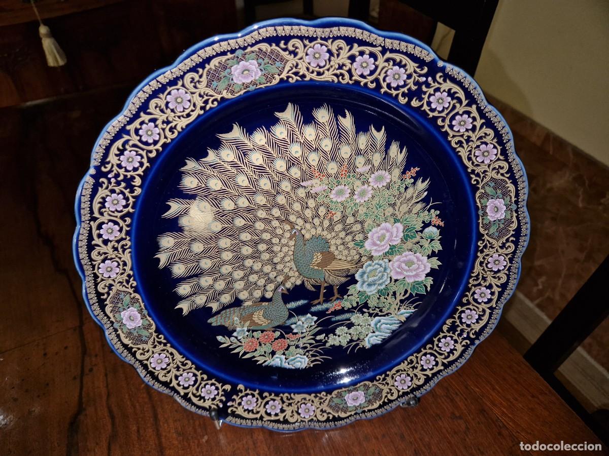 Antig&uuml;edades: PLATO DE CER&Aacute;MICA CHINA. ESTAMPADO CON PAVOS REALES. 30X30CTS