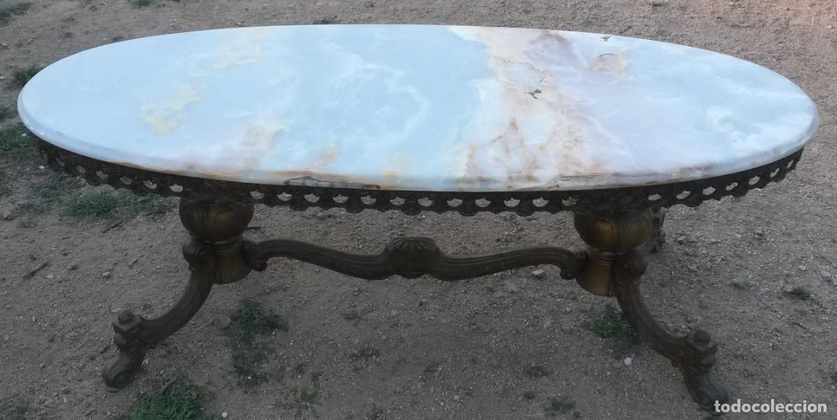 Antig&uuml;edades: Mesita ovalada de centro de m&aacute;rmol - Foto 1