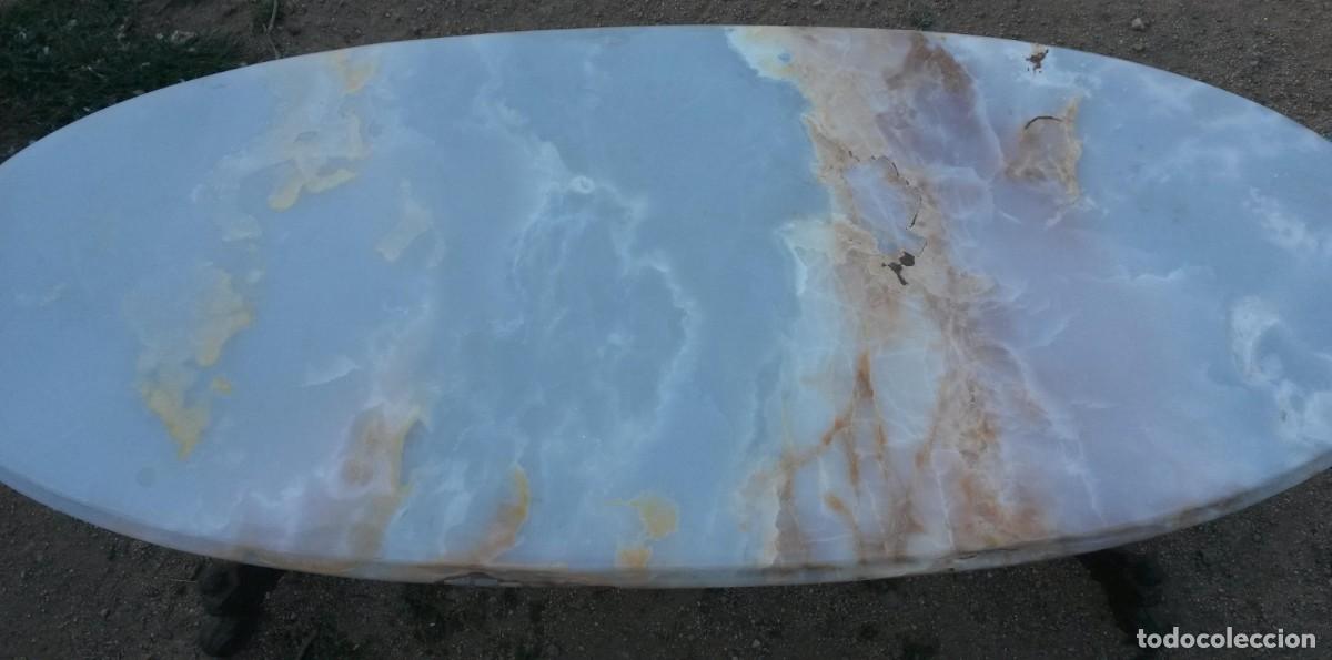 Antig&uuml;edades: Mesita ovalada de centro de m&aacute;rmol - Foto 2